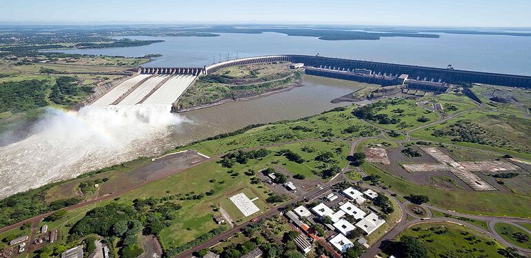 Recopilación documental sobre la revisión del Anexo C de Itaipú no es conducente, asegura Pedro Ferreira, expresidente de la ANDE.