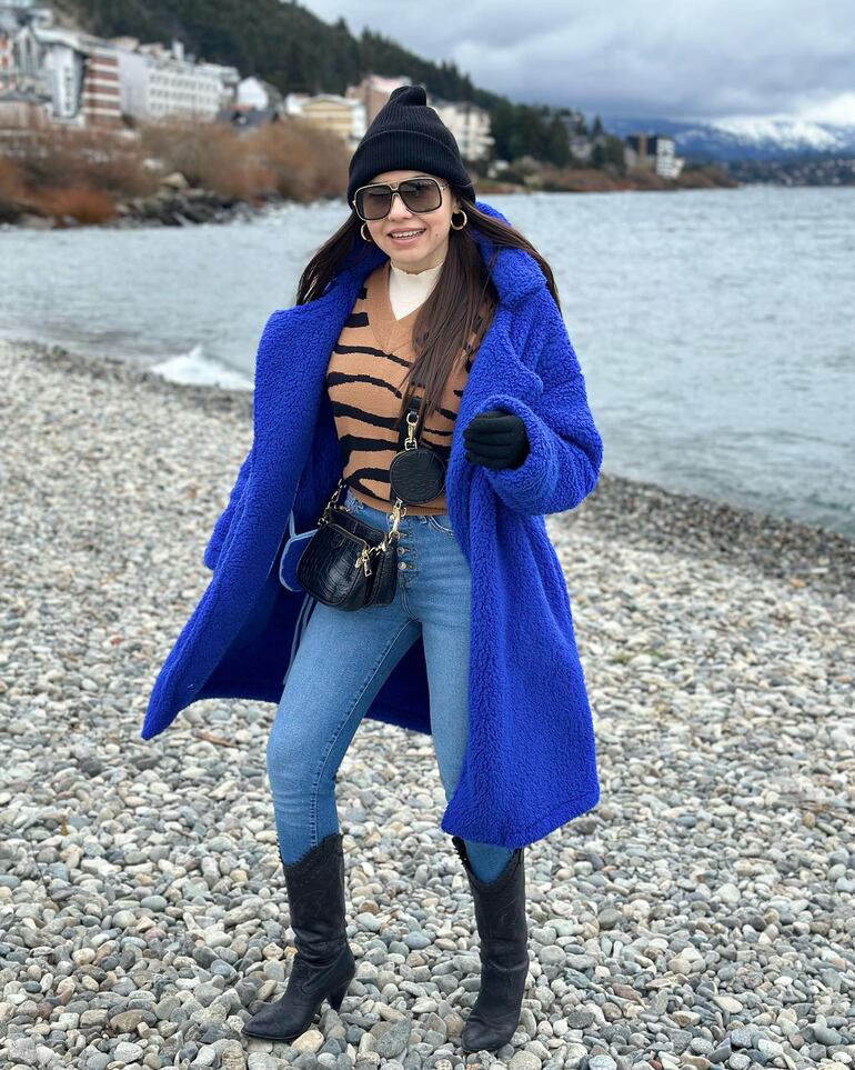 Melissa Quiñónez junto al lago Nahuel Huapi  (Instagram/Melissa Quiñónez)