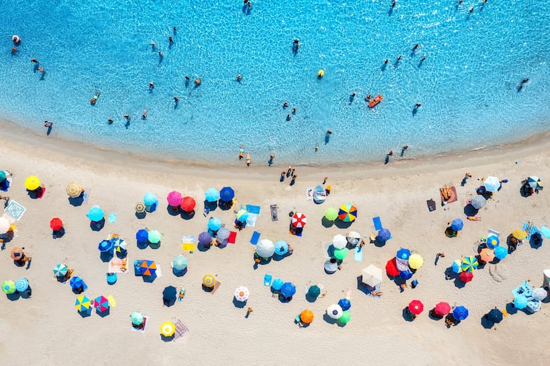 Vista aérea de una playa.