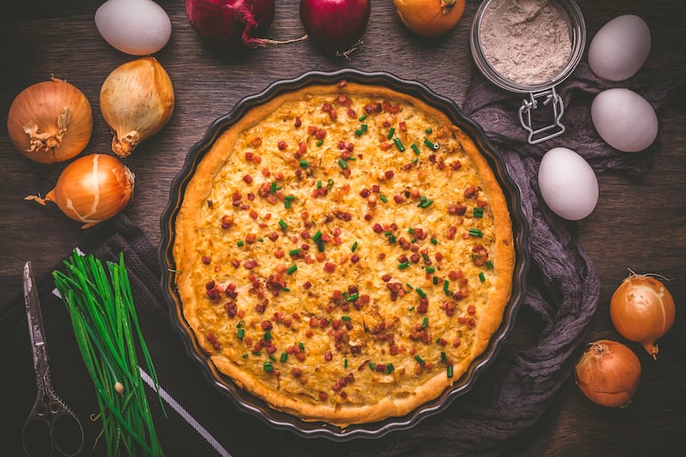 Tarta de cebollita y jamón.