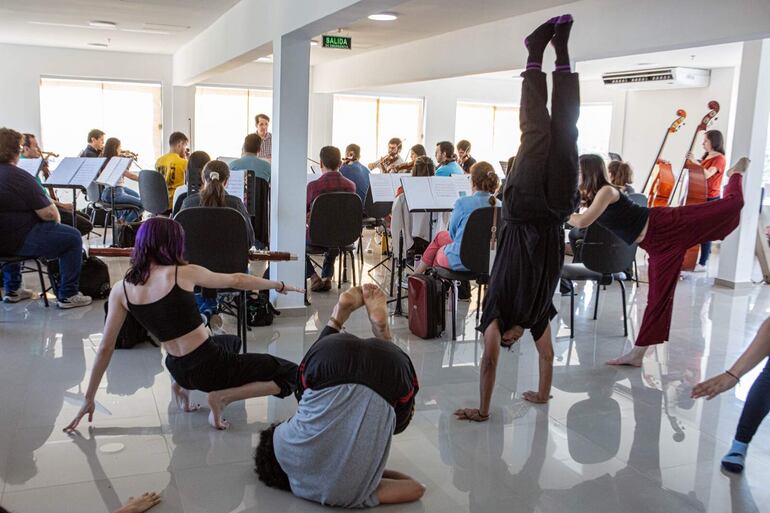 La puesta combinará la danza y la música contemporánea, teniendo como escenario a la bahía de Asunción.