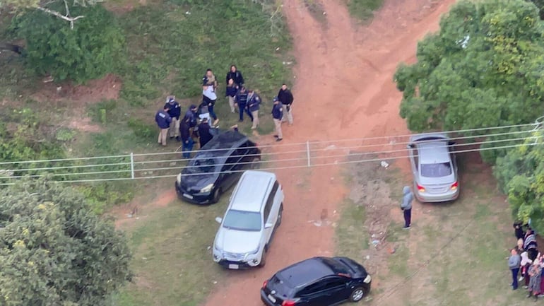 Tiroteo entre policías y supuestos narcos en la ciudad de Limpio.