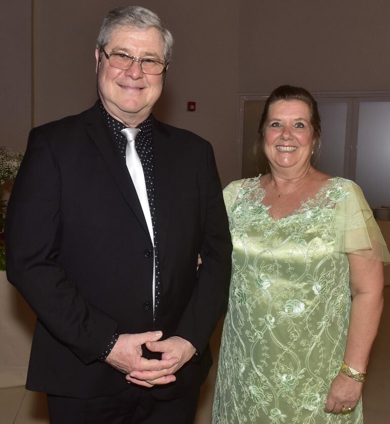 Fidel Gómez Planás y Gudrun Thiede.