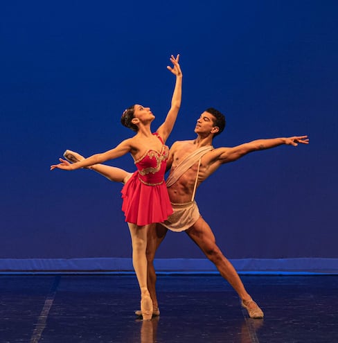 Rocío Agüero y Jiva Velázquez, primeras figuras del Ballet del Teatro Colón, serán parte de una gala junto con otros destacados bailarines argentinos e invitados de nuestro país.