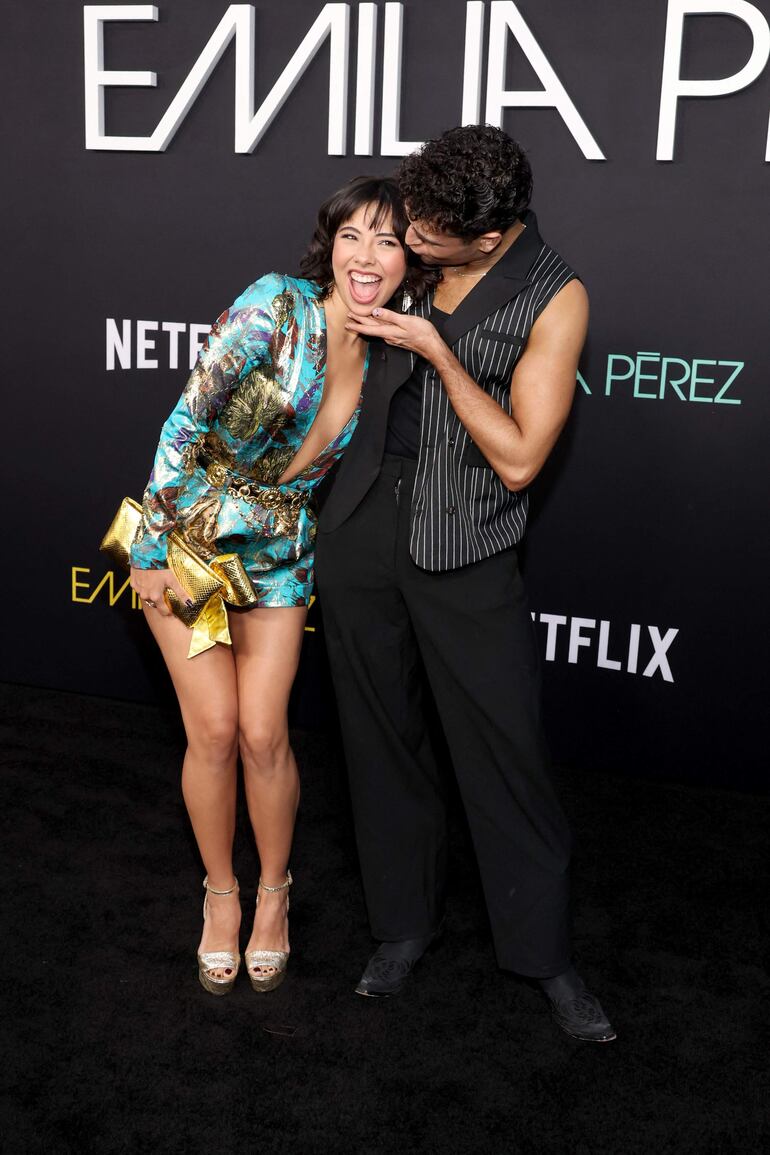 Xóchitl Gómez y Ezra Sosa asistieron al estreno en Los Ángeles de "Emilia Pérez" de Netflix en el Teatro Egipcio de Hollywood.
(Monica Schipper/Getty Images/AFP)

