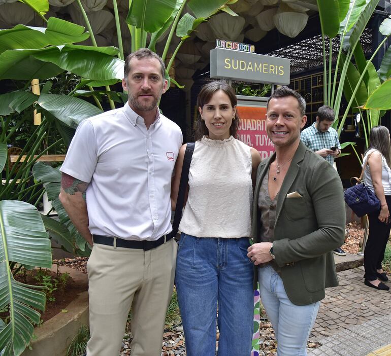 Emiliano Remonato, Vero León y Raúl Fanego.