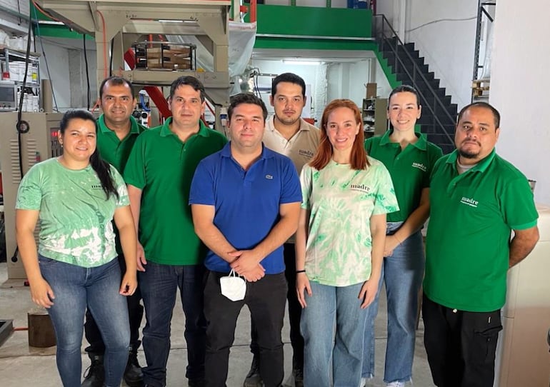 Equipo de Madre Mejores Empaques celebra un año de objetivos conseguidos en favor del medio ambiente.