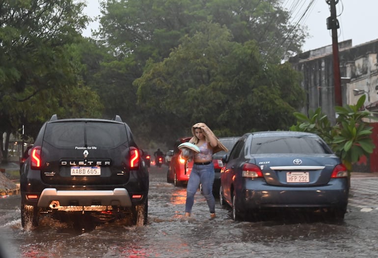 Se anuncian lluvias y tormentas eléctricas para gran parte del país entre este jueves y viernes.