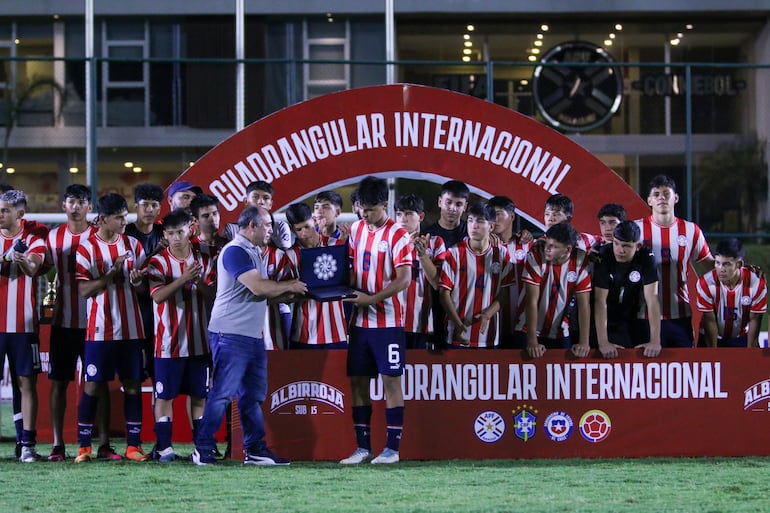 Paraguay cerró el cuadrangular con tres derrotas en tres presentaciones, una definida en la tanda de penales.