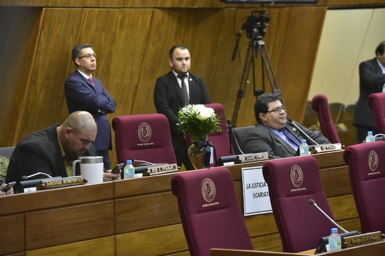 El presidente de la Cámara de Diputados dijo que sus colegas están conmovidos y que las decisiones que se tomen hoy surgirán de un profundo debate.