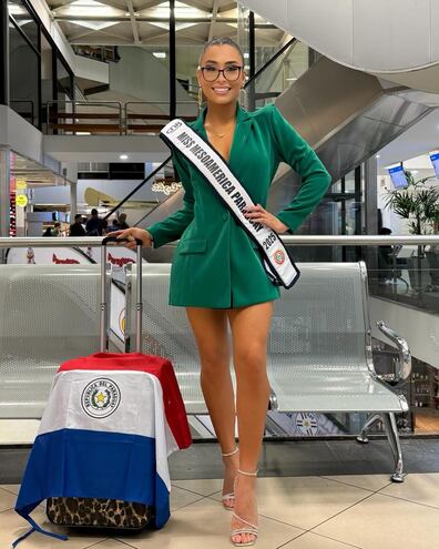 Jazmín Mernes partió con su maleta llena de sueños rumbo a El Salvador, donde ya se encuentra participando del Miss Mesoamérica International 2025.