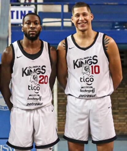 Charles Hinkle (i) y Juniors Peralta, figuras de los Kings 2023.