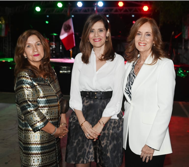 Mónica Riquetti, Susana López y Fátima Benavente.