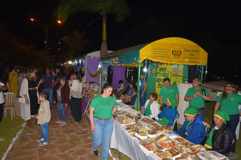 Un total de 75 emprendedores participan de la expoferia.