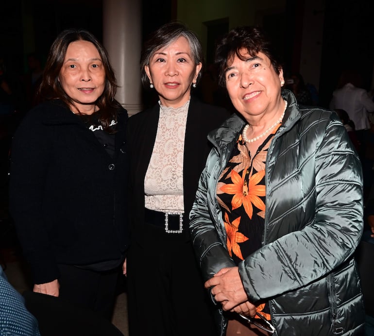 Chin Mei Chu, Malhi Chu y Elsa Rodríguez. 