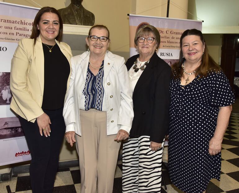 Carolina Gómez, Eugenia Szwako, María Olga Vysokolán y Svetlana de Rossi.