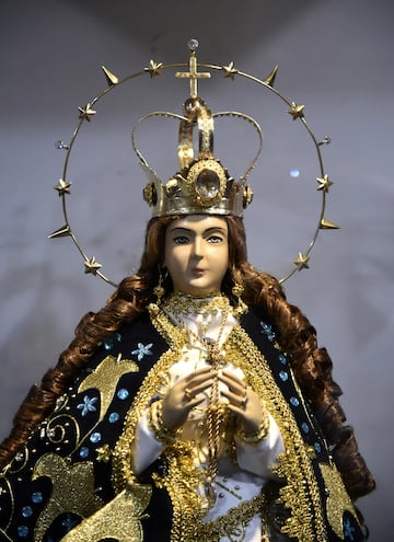 Todo el pueblo paraguayo... canta a la Virgen de los Milagros.