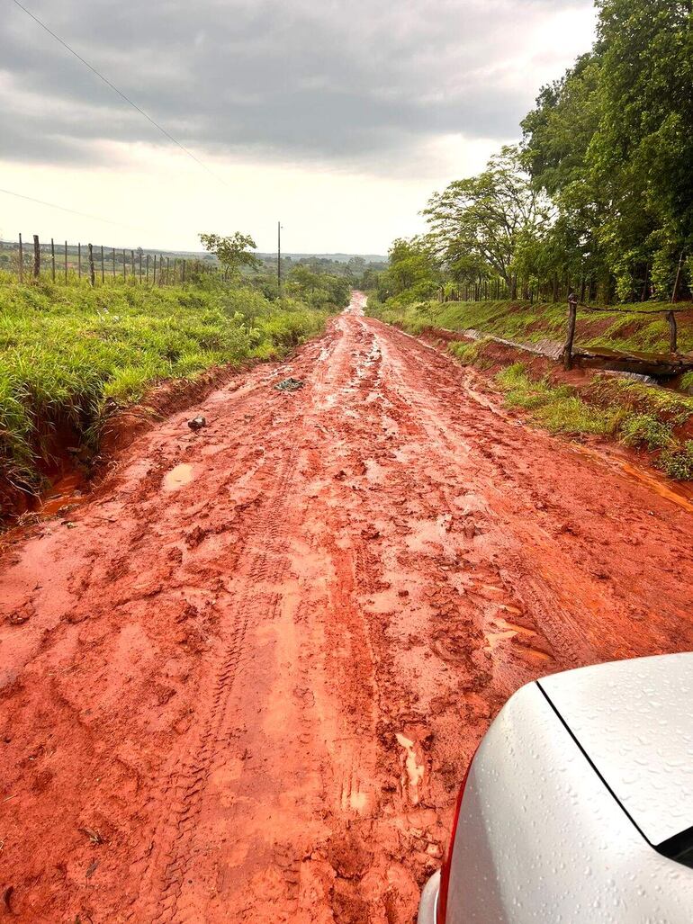 El acceso María Antonia -Quyquyhó se encuentra intransitable.