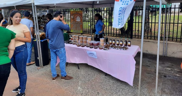 Feria agropecuaria en Limpio.