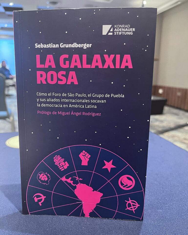 Portada del Libro "La Galaxia Rosa". Foto Gent.