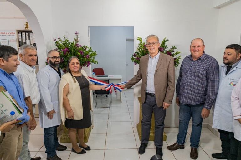 Inauguración del Servicio de Ecografía en la Fundación Apostar por la Vida que fue posible con la ayuda de Agrofértil y los Padrinos Solidarios de la Agricultura.