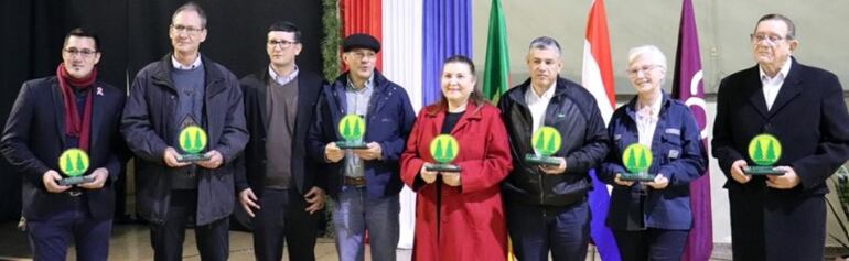 Representantes de Cooperativas de Producción y Multiactivas durante el festejo.