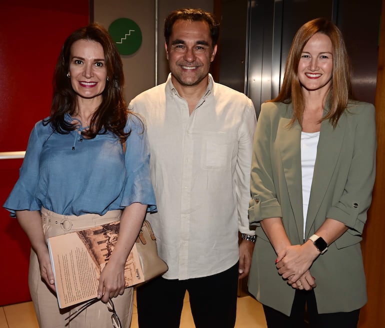 Vivian Fretes, Rodrigo Achón y Soledad Núñez.