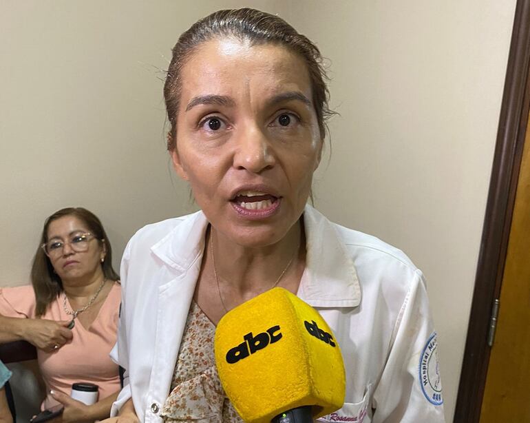 La doctora Rossana González, secretaria de Sindicato Nacional de Médicos del Paraguay.