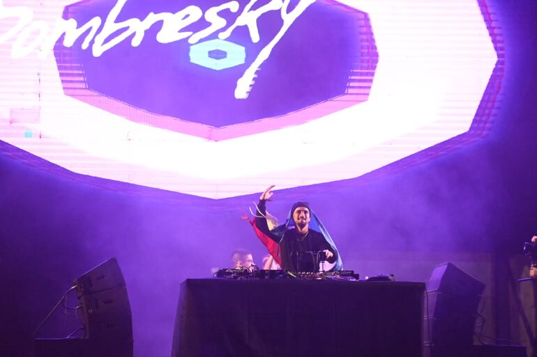 El DJ francés Dombresky trajo la primera dosis de música electrónica al Asunciónico.