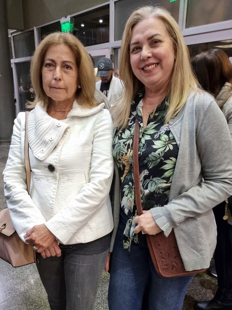  Maria Eugenia Balansa y Mary Lucy Vera.