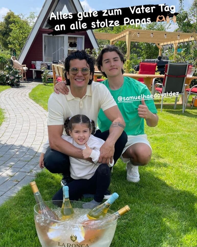 ¡Día de fiesta en Alemania! Nelson Haedo con Samuel y Leoni festejando el Día del Padre. (Instagram/Nelson Haedo Valdez)