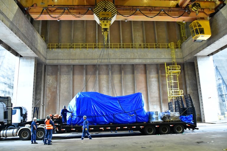 Cada Grupo Generador de Emergencia está compuesto de un motor a diésel de la marca Rolls-Royce de 16 cilindros, informó Itaipú.