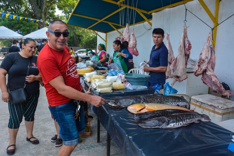 Agro feria en Luque