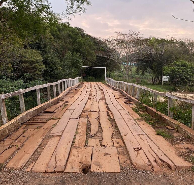 Exigen la reparación del puente Tacuara de Itacurubí de la Cordillera