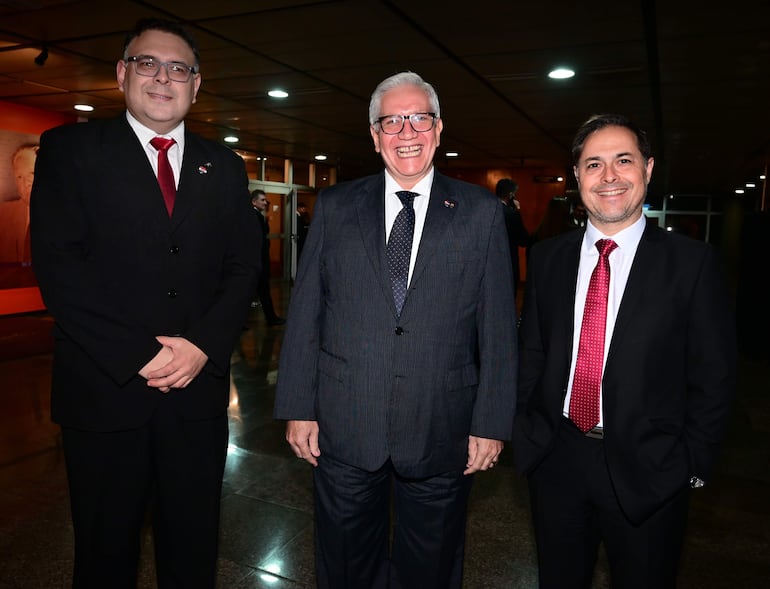 Luis Martínez, Richard Segovia y Miguel Palermo.