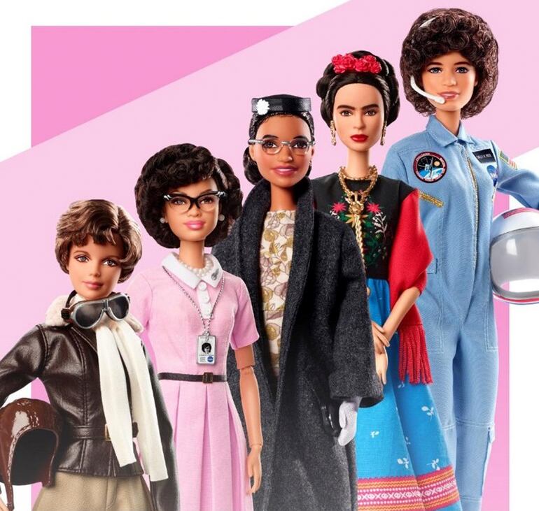 Sally Ride, Rosa Parks, Frida Kahlo, Katherine Johnson y Amelia Earhart son algunas de las personalidades que han sido homenajeadas en el universo de "Barbie".