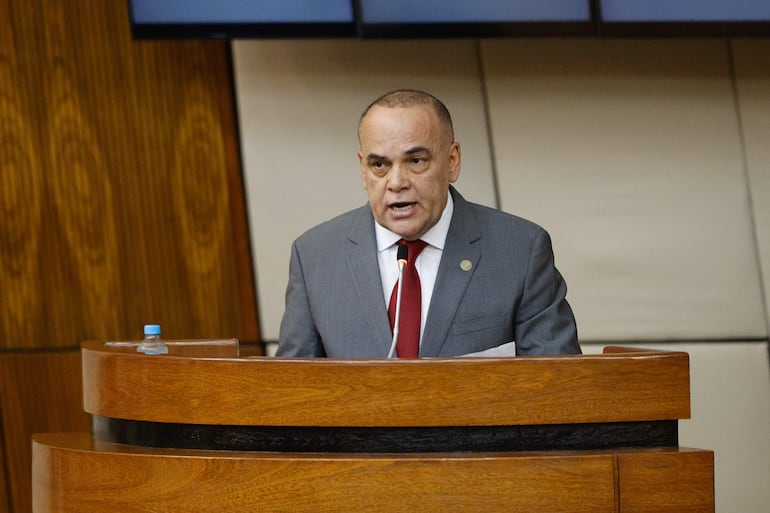 Basilio Núñez, senador por el Partido Colorado y presidente del Congreso.