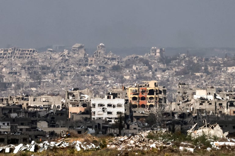 Edificios destruidos por bombardeos israelíes en el norte de la Franja de Gaza.