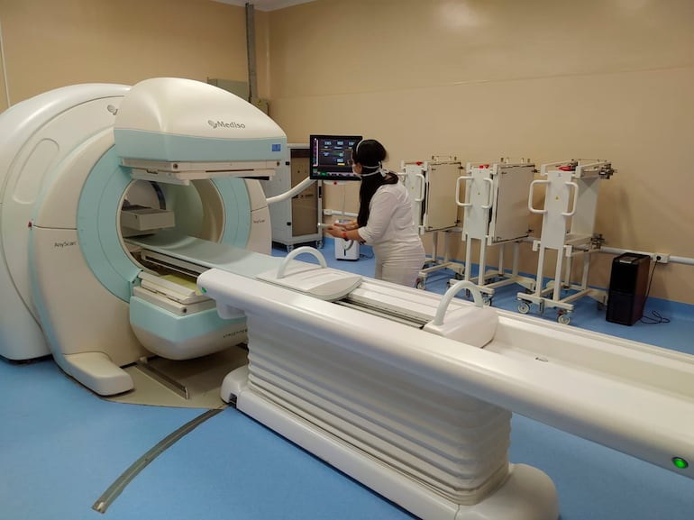 Equipo de pet-scan, servicio que no hay en los hospitales públicos de Paraguay. 