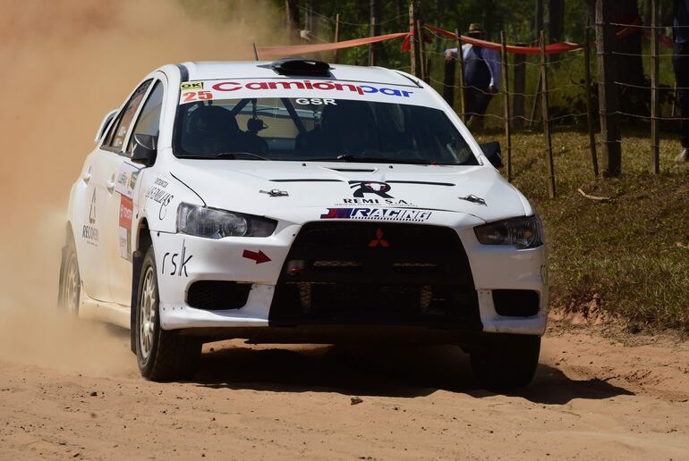 Luis Ballasch y Alejandro Álvarez, al mando del Mitsubishi Lancer Evolution X, se adjudicaron merecidamente la Clase RC2N esta vez.