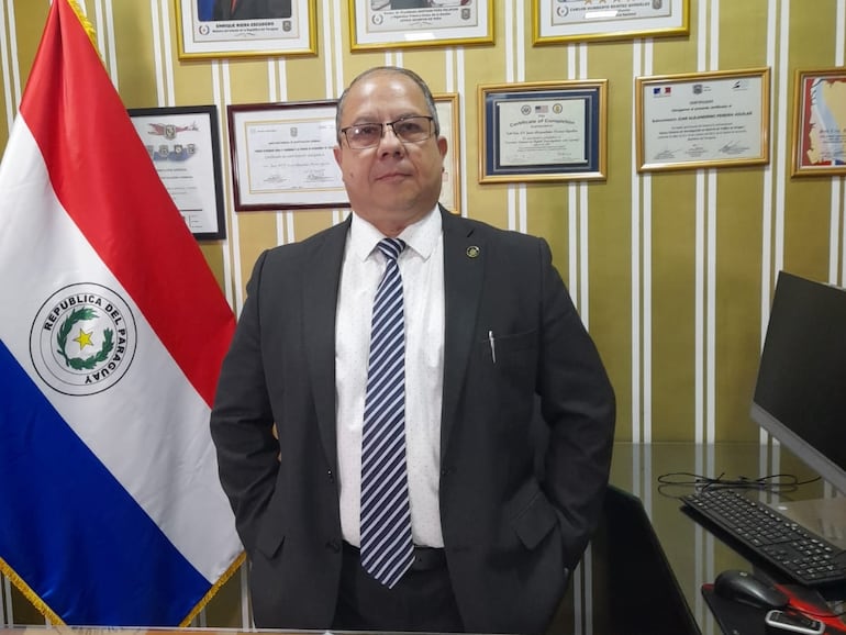 El jefe de Interpol Paraguay, comisario.