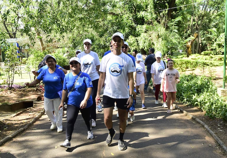 Noviembre Azul: IPS realizó corrida simbólica para concientizar sobre el cáncer de próstata