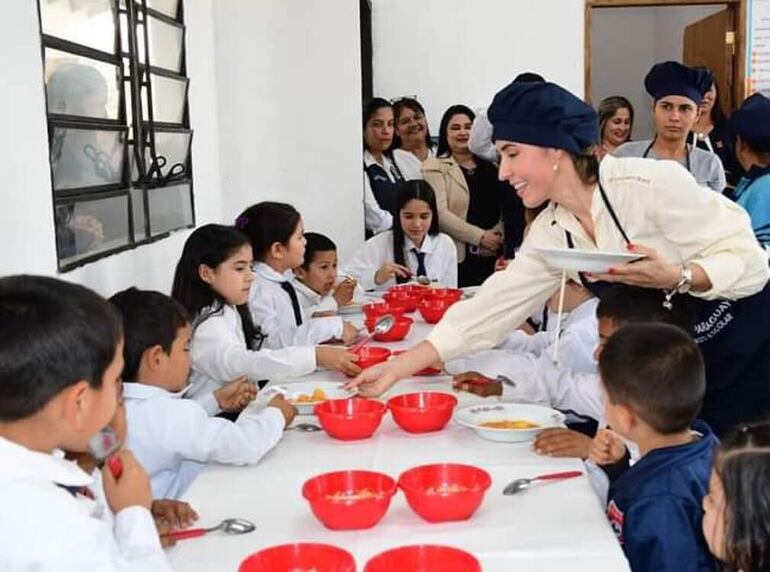 Un total de 5.189 escolares reciben almuerzo escolar en tres distritos de Paraguarí.