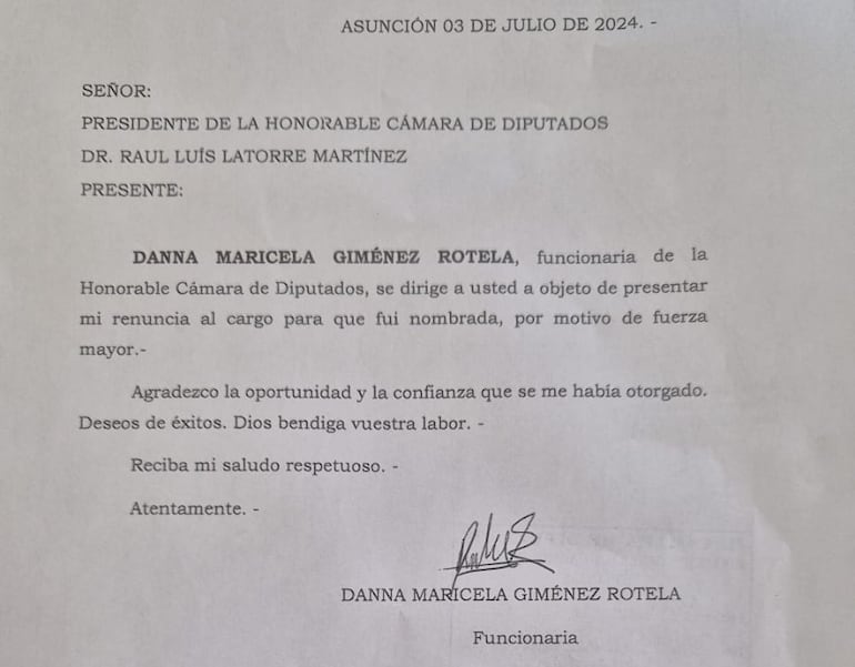 Aceptación de renuncia de Danna Giménez Rotela.