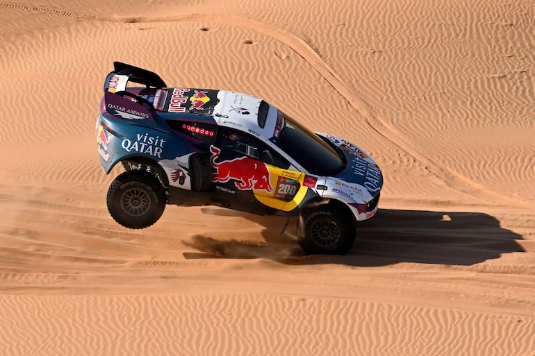 El piloto Catarí Nasser Al-Attiyah se consagró campeón del mundo de Rally Raid en Camionetas, por tercer año consecutivo.