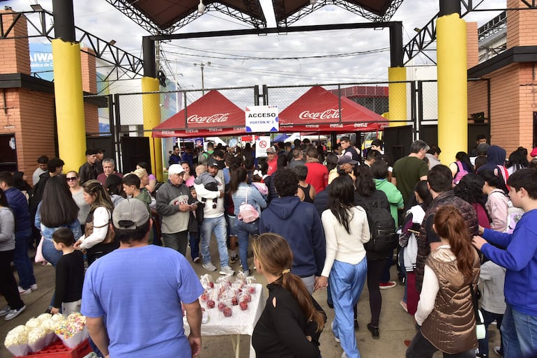 Acto inagural de la 2023 en el ruedo central de Mariano Roque }Alonso
Hoy 15 de Julio de 2023
Gustavo Machado