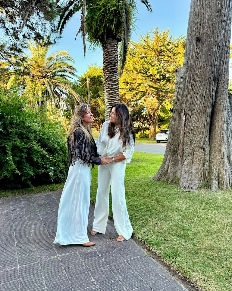 Jazmín Pazos y Vivian Benítez tienen una amistad de años y disfrutan cada verano en Punta del Este. (Instagram/Vivian Benítez)