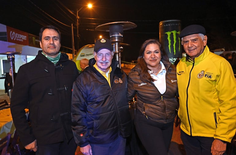 Guido Giménez, Hugo Mersan, Caterine Vargas, Fernando Dumot. 