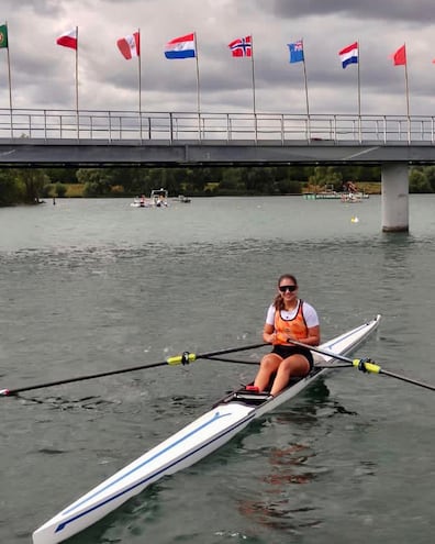 La paraguaya Fiorela Rodríguez de Mello (4/8/2005) competirá en el Mundial de Remo en París.