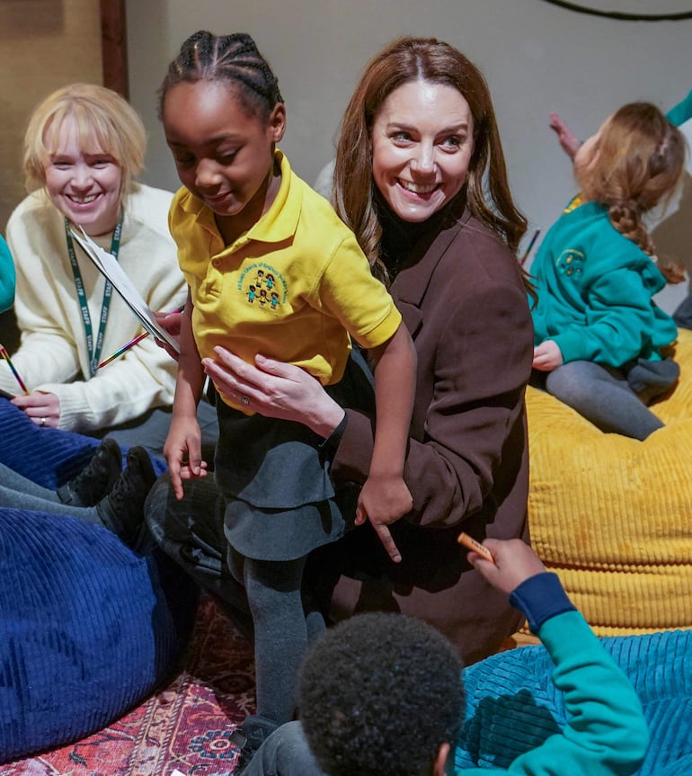 Kate Middleton disfrutó un día inolvidable con los niños en su visita al museo. (Arthur Edwards / POOL / AFP)